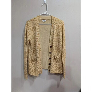 Cheetah print pocket tan knit sweater w/tortoise shell buttons, Andrée by Unit